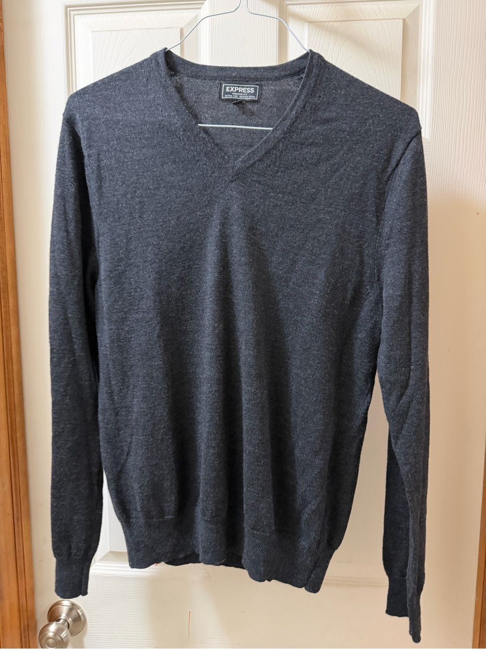 Express Men's Dark Charcoal V-Neck Sweater